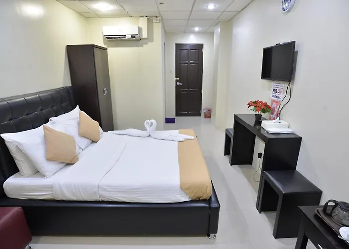 Amax Makati Ii 2*
